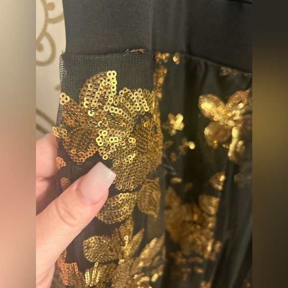 Black& Gold sequence stitched long lined dress w/ stretch- size n/a - Picture 8 of 11